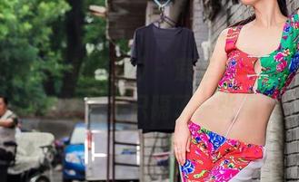 AISS爱丝(钻石版) – 索菲的写真，穿行与眺望其实只隔了一张照片