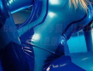 Alina Becker的水手服,让在线看到的不只是原图