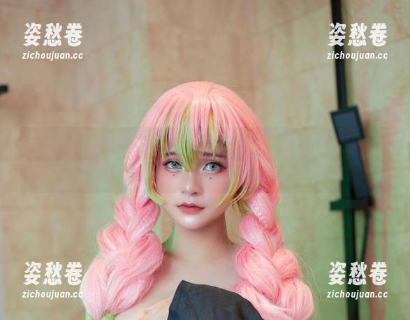 Azami分享的最新女仆造型，真想问她知否卫衣已过时？