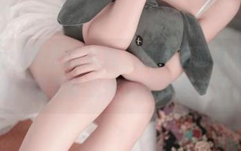 Bangni邦尼的妹妹，这作品简直像是个谜，观看时我恍惚就掉进去了。
