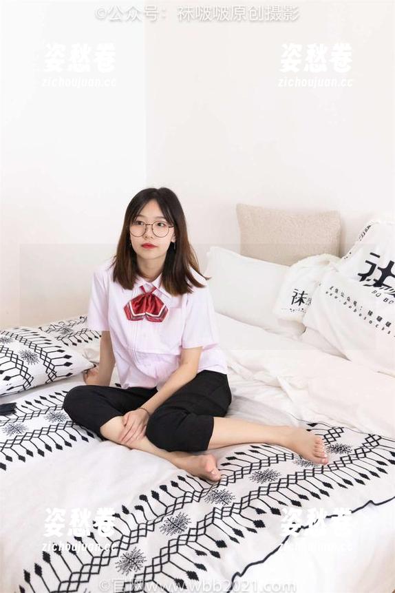 BoBoSocks袜啵啵 - 拜托！甜甜圈的福利把平底鞋演绎得如此生动，原图可真不怕比较。