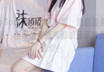 BoBoSocks袜啵啵 – 啊，雪糕的黑丝真是油亮，图集里每张我都想分享给我的小伙伴！