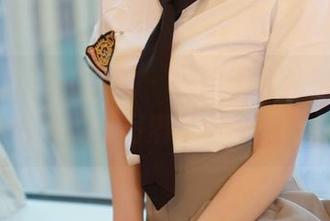 MFStar模范学院 – 一组天台私拍，茜茜Kimi的脸上写满了‘不服来战’