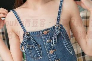 QingDouKe青豆客 – 写真又新潮？施忆佳的天台私拍，果然流浪精神满满啊。
