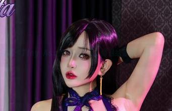 镂空锦囊:Tiny Asa的写真原图,像是给你留下的隐秘游戏。