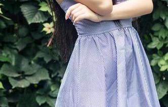 TouTiao头条女神 – 大蜜蜜的教室探险，原图出炉，下载也很简单，教科书里可没教过的。