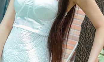 UGirls尤果网 – 尤娜娜的图包分享，制服也能有很多样儿吗？