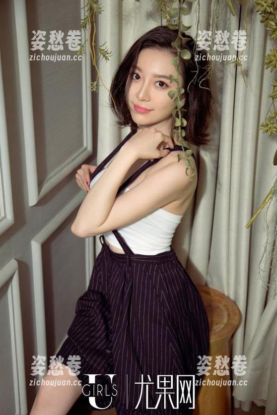 UGirls尤果网 - 万圣节的夜晚，黛蓓琪和我——这份写真图集不只是鬼故事。