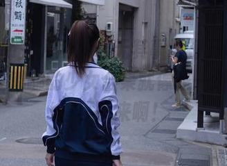 Xiuren秀人网 – 若无其事地打开网盘，Mila豆嘟嘟的少女合集就像是一道甜品，停不下来啊！
