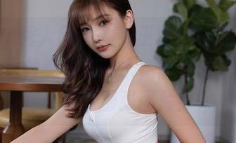 Xiuren秀人网 – 看到王雅姗的这套装，我的心思像茶壶里的水，随时沸腾！赶紧分享下那张图片！