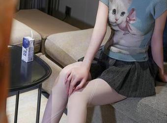 Xiuren秀人网 – 顾奈奈的连体衣在网盘里等待，明明是个拉风的作品，却被我单曲循环想象！