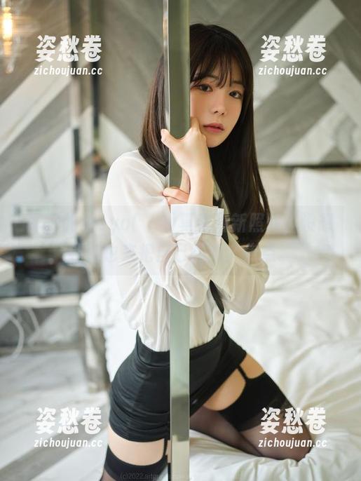 昨天的wuyo(우요)夏天最新照片，没想到她也来把自己晒成个焦点。