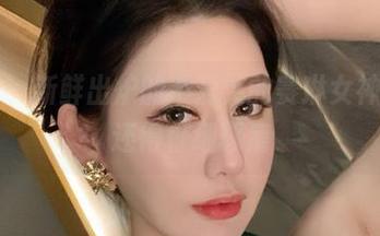微密圈 – 新鲜出炉的不爱笑的赛琳女神图集，还得仔细琢磨
