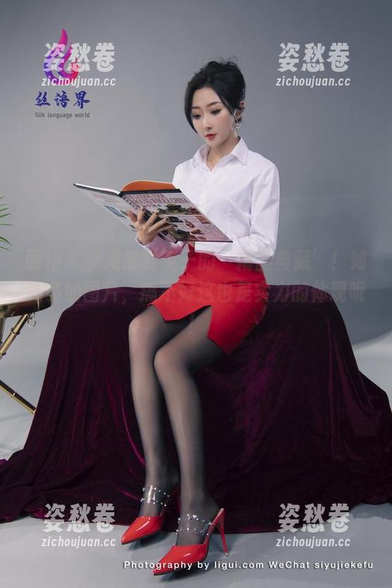丽柜 - 快来欣赏英子的‘精品典藏’！如此多的图片，搞不好这也是实力的体现呢！