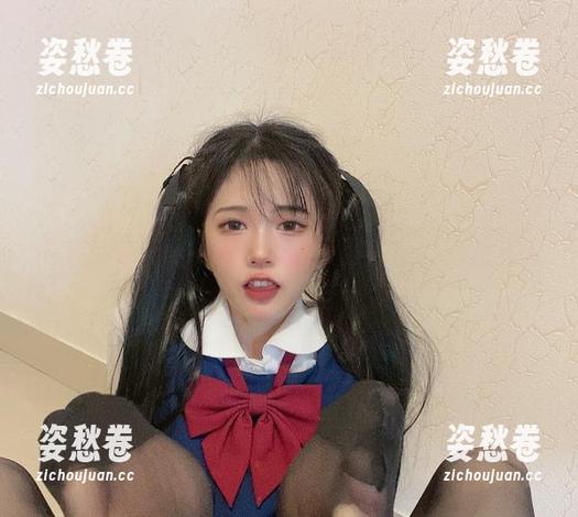 倦倦喵 极简的倦倦喵裸足在线,原图里的细节太上头