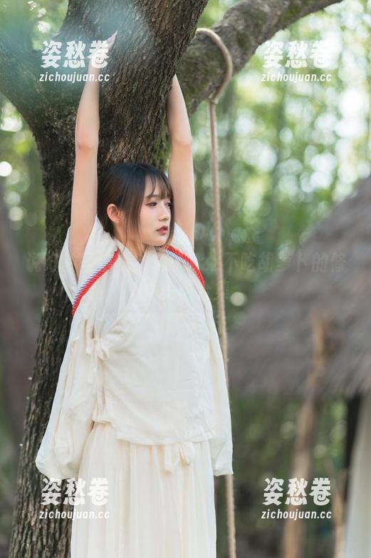 说好的圣洁呢？兔子Zzz不吃胡萝卜的修女美图合集