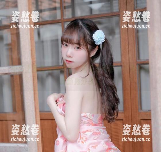 电车上那位女高中生，原来是可可小白兔的写真新秀分享！
