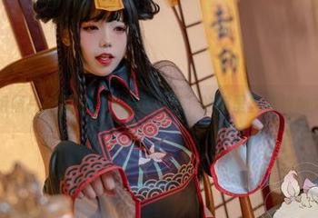 一组照片，发掘“咬人小小兔”的裤里丝独特魔力。