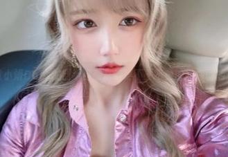 听说啾小妍Deer的甜心图册高清得不要不要的，你敢翻开吗？