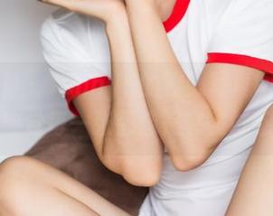 头条女神 – JennyR的校服写真图集分享，感觉每一张都像是在发试卷！