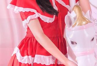 头条女神 – 磨蹭的茶水间，艾小青原图里的灵魂OL！