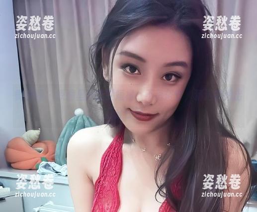 奶雯 微密圈 - 原图里的奶雯短裙,不落俗套,精选却透出几分任性。