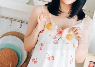 洗澡与写真，宋哈娜的浴室变身，让图包成为浴室里的最大卖点！