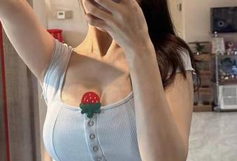 微密圈 – 小玉吃果冻与护士服的搭配，免费合集，这种‘关怀’你接受吗？
