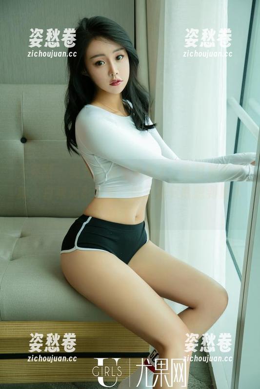 尤果网 - 美女王瑞儿又来了，今日美图更新，白裙光影交错，脑子里只能想到夏天的气息。