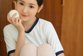 尤蜜荟 – 一眼看到YOYO优优这条连衣裙，立刻脑补了好多剧情，下载美图？没二话！