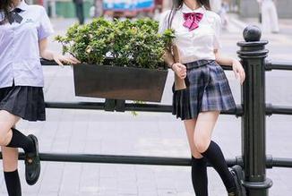 尤蜜荟 – 看妲己_Toxic的游泳圈选择，高清泳池图包大揭秘。