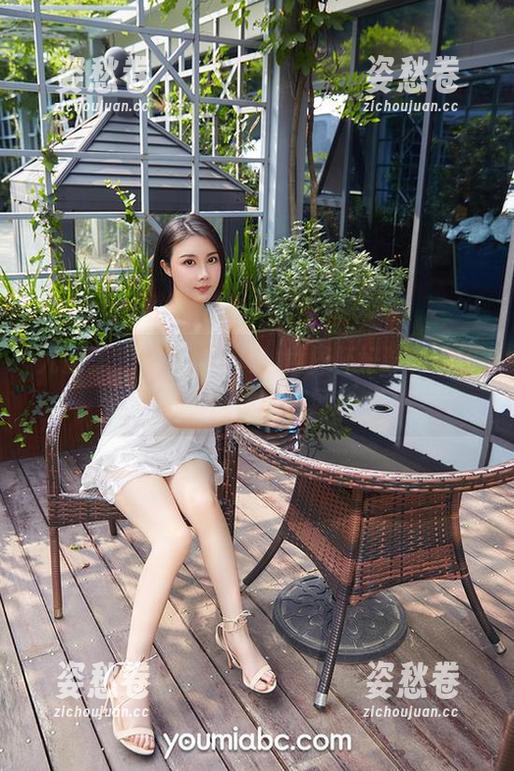 尤蜜荟-尹菲 尤蜜荟 - 尹菲的写真,世界杯好球和我的心事都在这里晃荡