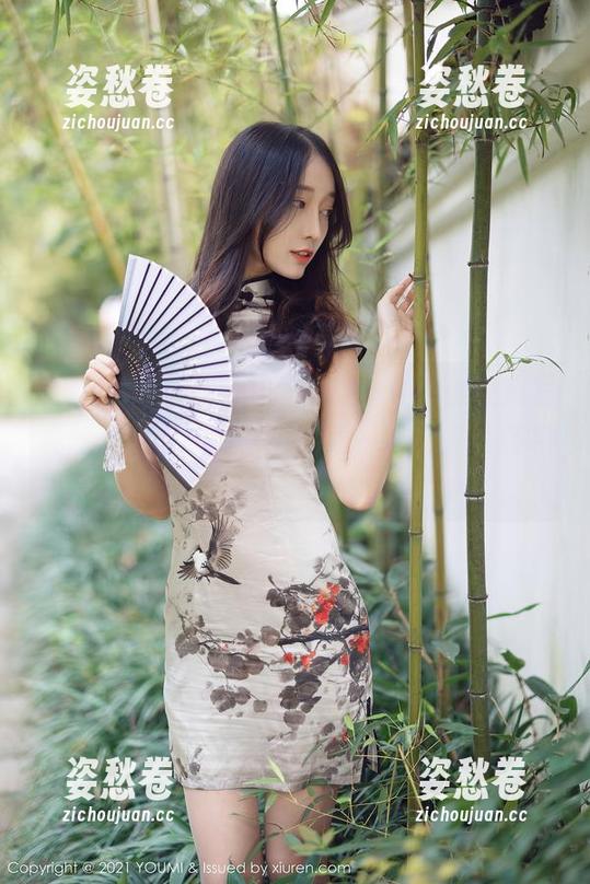 尤蜜荟-思淇Sukiii 尤蜜荟 - 一抹清亮,思淇Sukiii的纯白写真图册,像极了早晨的第一缕光。这能吃吗?