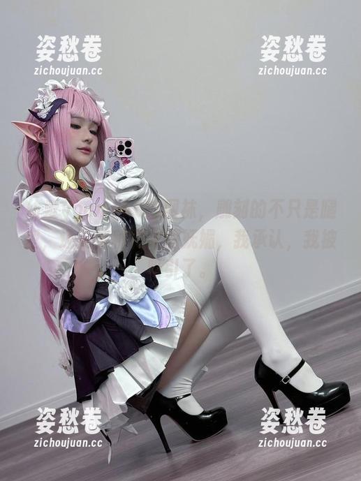 幼爱youmeko的网袜，雕刻的不只是腿型，还有那种微微的妩媚，我承认，我被吸引了。