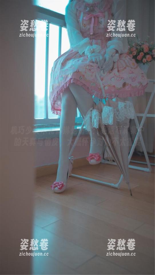 机巧少女木花琳琳是勇者：高清写真集中的天真与俏皮，大概怀孕对她不太重要
