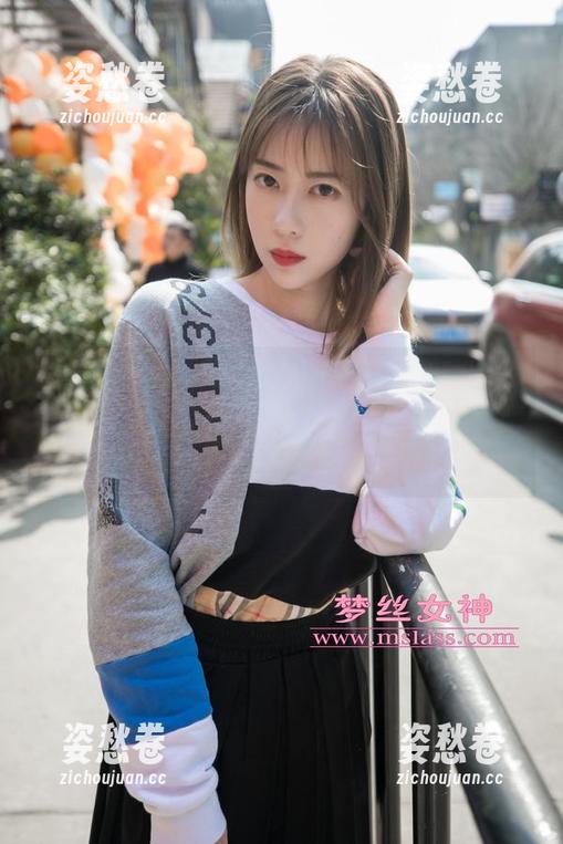 梦丝女神 - 玥玥女侠，手中的剑和幽幽的气息，免费写真里似乎藏着小小的反转吧？