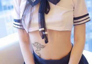 模范学院 – Emily顾奈奈酱私房里的温柔：明明很温柔，偏偏让我不自觉咳嗽