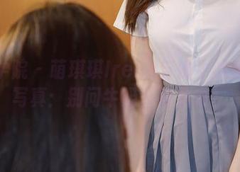 模范学院 – 萌琪琪Irene与奶牛的戏剧性写真：别问牛奶从哪儿来！
