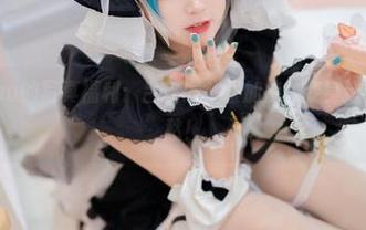 樱落Selena的写真福利：吕佐夫礼服加持，变身造型师再也不愁！