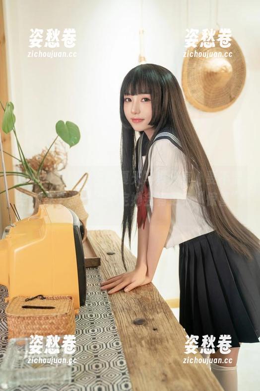 爆机少女喵小吉的夏天写真分享，要不要给她点个赞？说不定她会有更多“惊喜”。