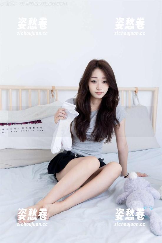 物恋传媒 - 小晴天的写真，户外总是让人忍不住瞄上一眼的精选集