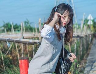疯猫ss私拍里的双马尾，偶尔卖萌偶尔“疯”