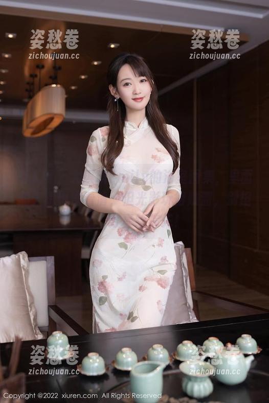秀人网 - 大琪琪Emily的浴室图集，里面的人我也没看清，但光影玩得贼溜，别担心，分享给你先！