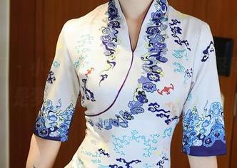 秀人网 – 小甜angle，泳池，搞怪同框：是梦还是现实的写真套图？