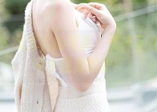 秀人网 – 龙雪儿的写真：女神下凡，连圣母也感到嫉妒！