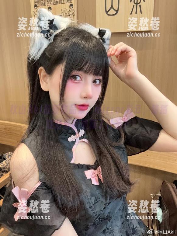 秋山AkI最新作品集：mirror彩云，猜猜这些云彩里藏了什么？