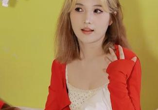 绮梦摄影 – 看！露露写真里的秘密，不说你也懂