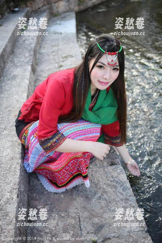 美媛馆 - 蓝夏Akasha的新图集上线！你愿不愿意让美足困扰你呢？