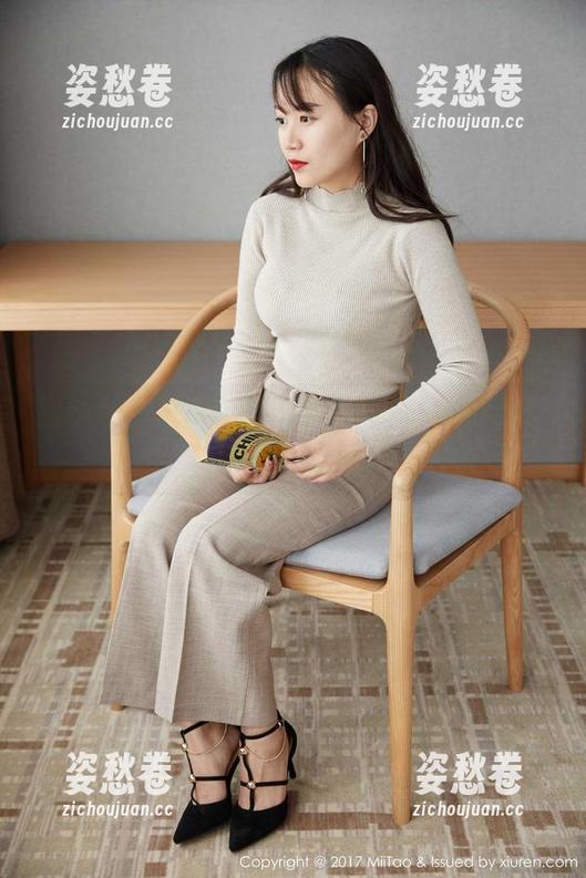 蜜桃社-美绪 蜜桃社 - 潜入美绪的泳池写真,水面的反射有些微妙