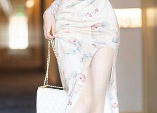 语画界 – 允儿Claire教你如何优雅穿搭，眼镜OL的美图资源，惹得人脑海中自动播放办公剧！